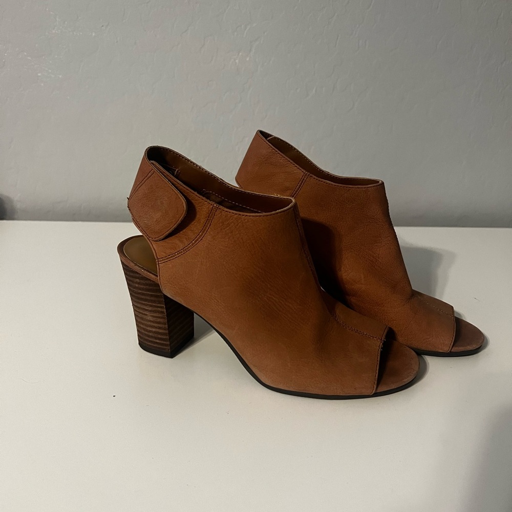 Nine West Peep Toe heels